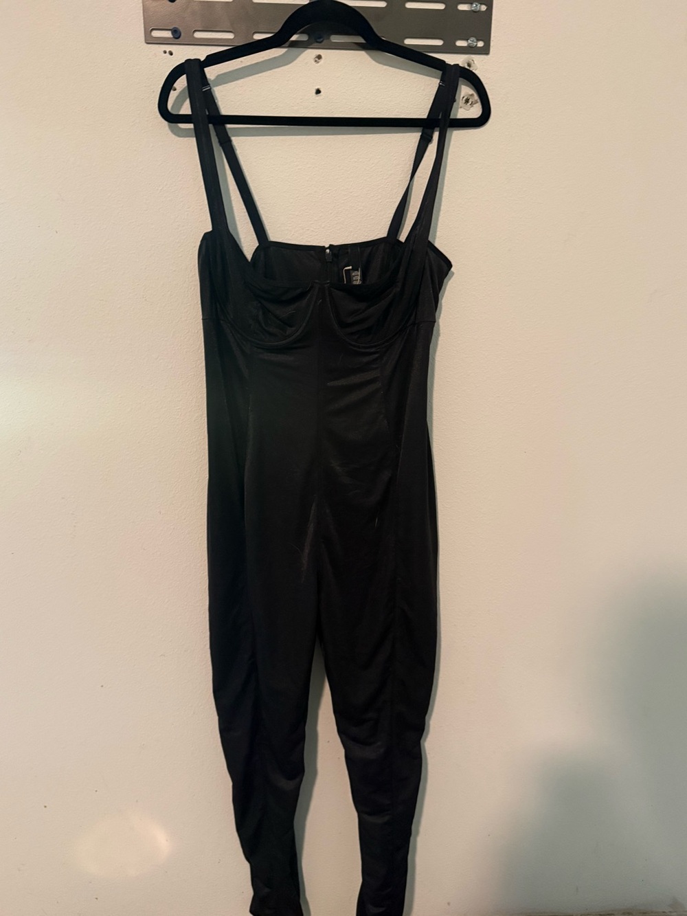 SKIMS ap-one-2320 - Black Catsuit with Cups. NWT